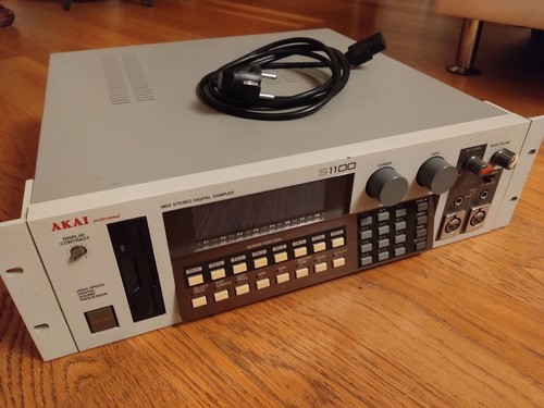 Akai 1100 vintage - vintage, digitaler