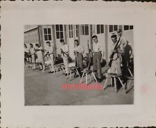 Foto WWII 2. Weltkrieg Waffenreinigung Waffenpflege Kompanie Kaserne Wehrmacht