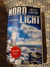 ANETTE  HINRICHS:  NORDLICHT - DAS  KALTE  GRAB