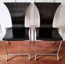 Paar design Stühle nach einem