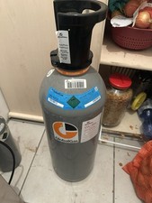 •	Gasart: CO₂ (Kohlenstoffdioxid) 	•	UN-Nummer: UN1013   - 10kg  noch Neu