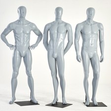 schöne Schaufensterpuppe grau