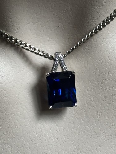 Blauer synthetischer saphir - blauer, synthetischer-saphir