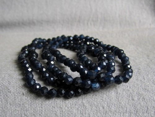 Armband aus saphir kugeln - armband,