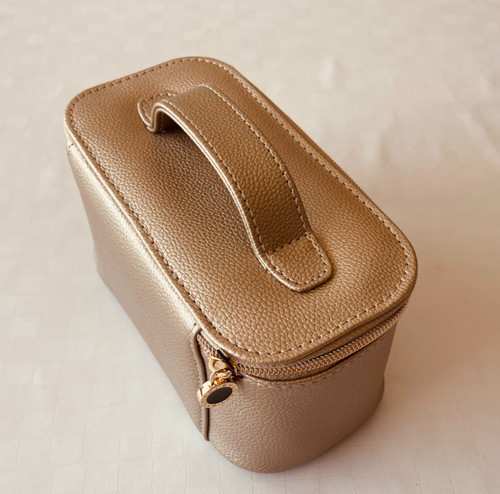 Emirates first class bvlgari - class,