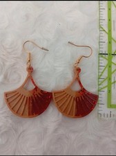 Ein Paar Ohrringe Handmade