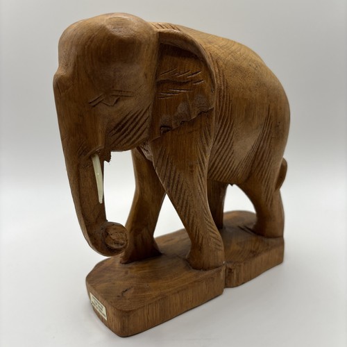 Handgeschnitzter elefant - handgeschnitzter,