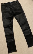 Schöne Hose von S.OLIVER, Gr. 36 / 34, schwarz, Lederoptik