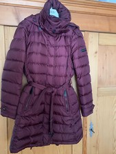 Luxeriöser Burberry Brit Daunenmantel Gr. M in deep burgundy super Zustand