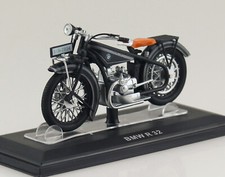 BMW R32 hell  1:24 Motorrad- Modell 