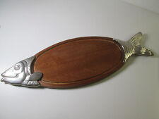 BMF Rustikales Servierbrett für Fischplatte, Vollholz und Edelstahl, 63x20,5 cm