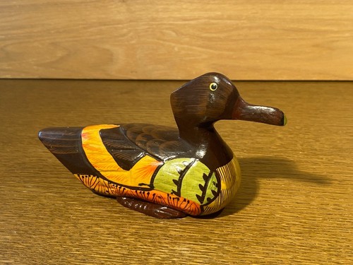 Handgeschnitzte holzfigur ente - handgeschnitzte,