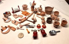 Küchen Ausschmückungsteile meist aus Holz für Puppenhaus / Puppenstube