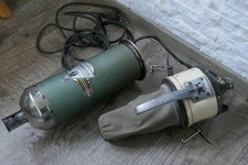 Alter antiker Staubsauger