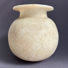 Große handgeschnitzte