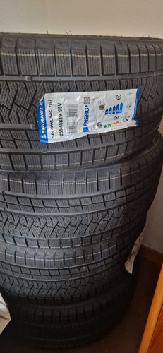 Winterreifen 235 r19 99v - 235,