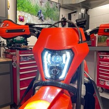 LED Scheinwerfer mit orange