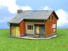 FALLER H0 B-208 "Wohnhaus mit Ladengeschäft", fertig gebaut | B93c