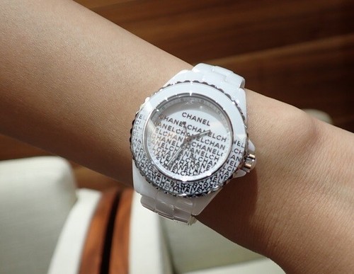 Chanel j12 wanted - chanel,
