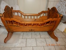 MASSIVHOLZ Babyschaukel-Wiege mit künstlerischer Holzschnitt 86x30cm,16,5kg wigt