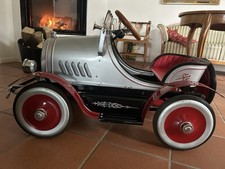 Wunderschönes Tretauto mit Beleuchtung, Hupe Im Top Zustand