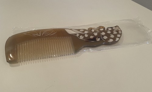 Kamm aus horn mit - kamm, motiv