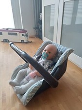 Baby Born Alexander mit Maxi Cosi und Flasche