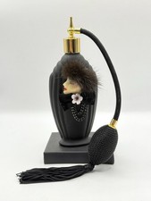 Edler Vintage Parfumzerstäuber schwarz Gold Deko Flakon Dame mit Pelzmütze 