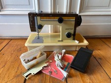 Nähmaschine im Koffer DDR