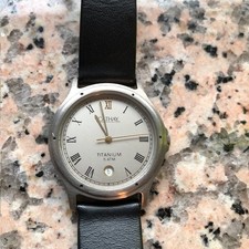 Schöne Cathay Titanium Herrenuhr