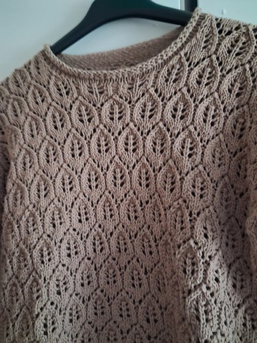 Handgestrickter damenpullover - handgestrickter,