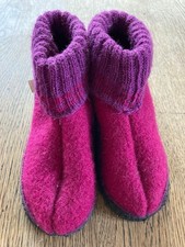 Schöne warme Kinderhausschuhe