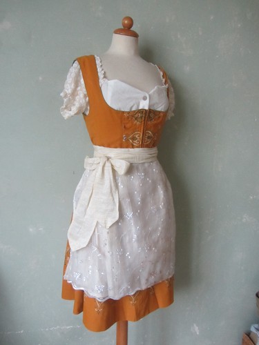 Ein echtes dirndl aus - echtes,