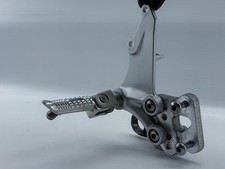 Suzuki GSXR600 K6 K7 Rechts Fußrastenanlage Right Riders footrest hanger (5) 08'