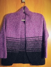 Selbstgestrickte Jacke 
