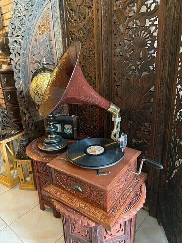 Funktionsfähiges grammophon - funktionsfähiges,