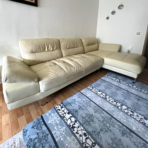 Beiges leder ecksofa form - leder, l-form