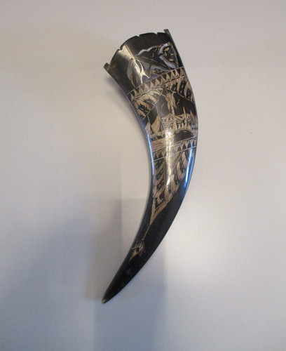 Altes horn geschnitzt - altes,