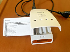 Sony Batterie-Ladegerät BCG-34HRMD für Ni-MH-Akkus der Größen AA und AAA