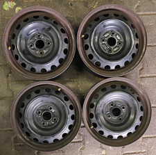 4 x Toyota Yaris Hybrid XP13