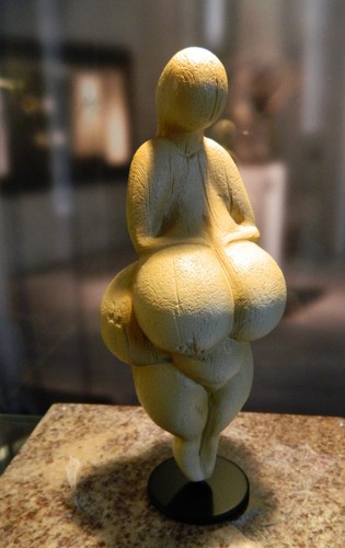 Venus von lespugue - --, ca