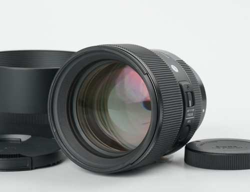 Near mint sigma 85mm - 85mm, f/1.4