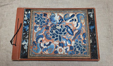 Fotoalbum mit antiker chinesischer Seidenstickerei um 1900