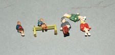 5x sitzende Figuren u. a. VEB Harzer Schmuck Quedlinburg H0 DDR Produktion