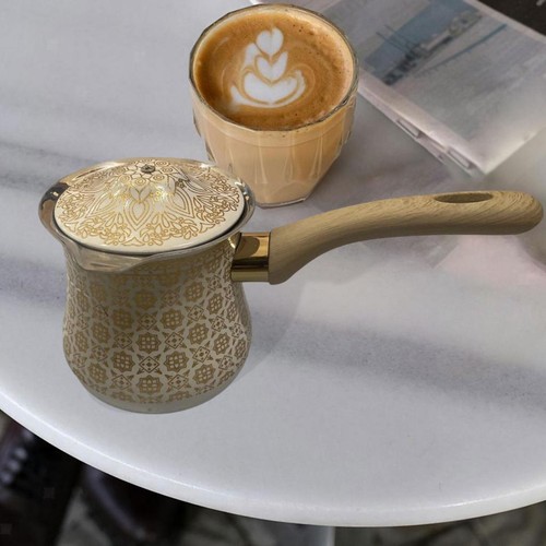 Arabische kaffeekanne mit - kaffeekanne,