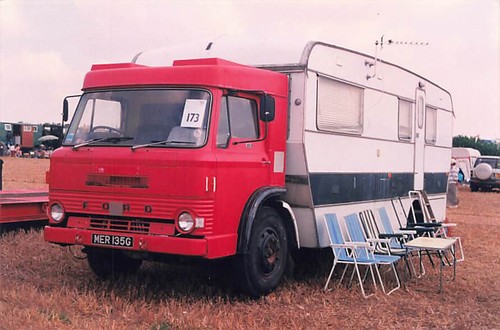 Altes wohnmobil oldtimer - wohnmobil, foto