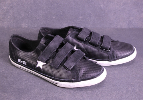 Converse sneaker chucks one - converse,
