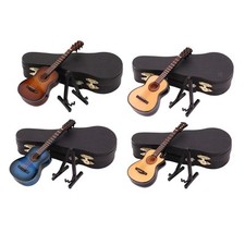 Holzgitarre mit Ständer und