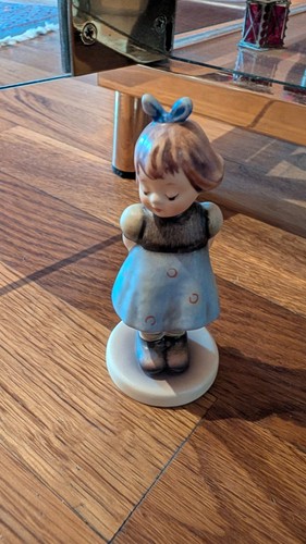 Hummel figur 493 rechts - nr.,