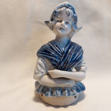 x-94405	Alte Delft Porzellan Teepuppe Half Doll H:ca. 12,5cm,